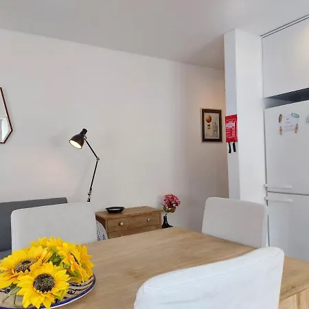 Parrot House * Ericeira