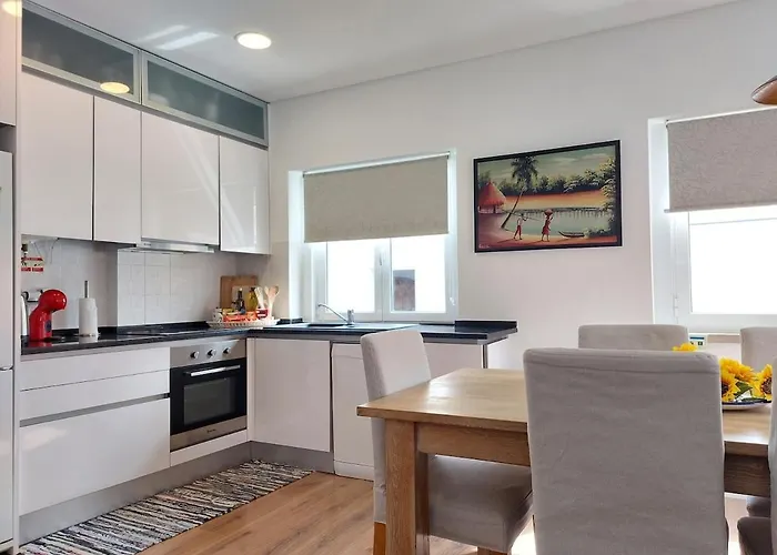 Parrot House * 埃里塞拉