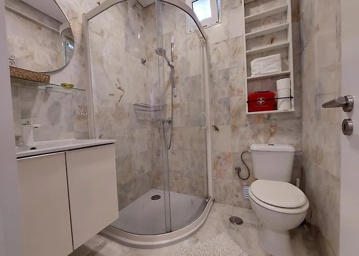 Parrot House * 埃里塞拉