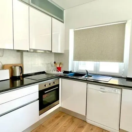 Parrot House Ericeira