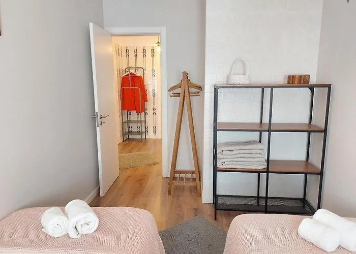 Parrot House Ericeira