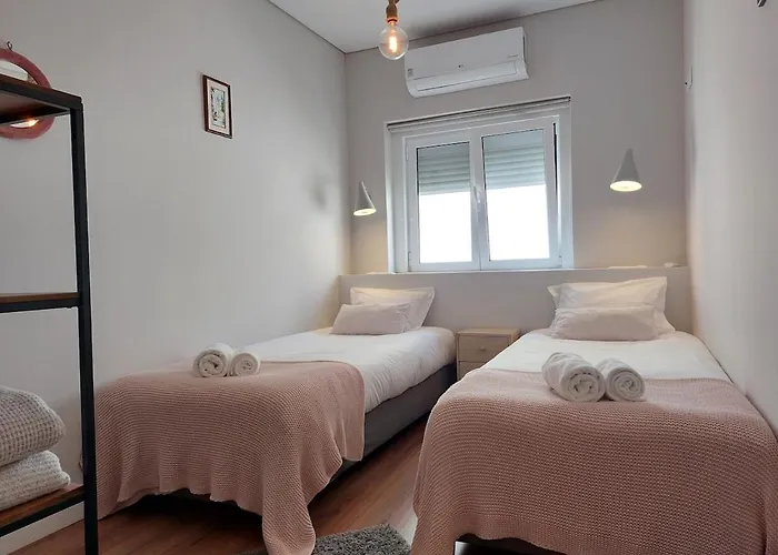 Parrot House Ericeira